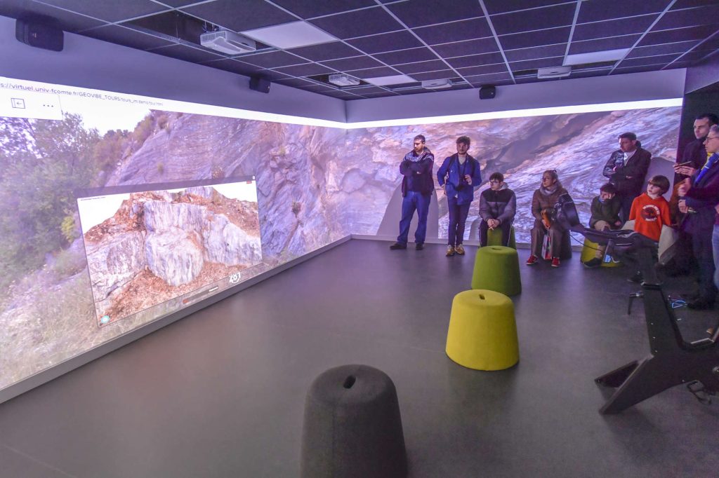 La salle immersive du Learning center de l'Université.