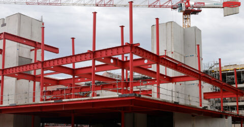 chantier de la grande bibliothèque, la structure métallique est en place